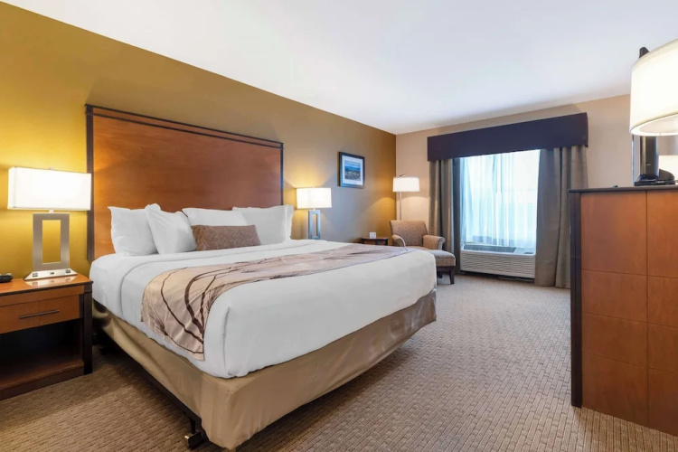 Holiday Inn Express And Suites Bend