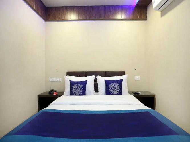 OYO 9822 Hotel Seven