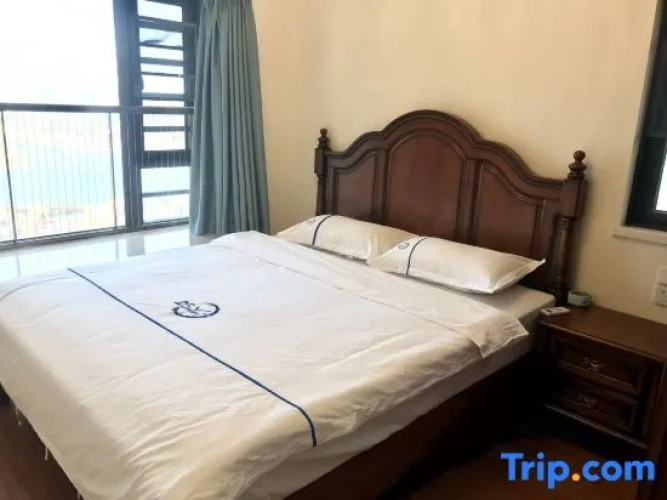 2 Bedrooms Single Suite