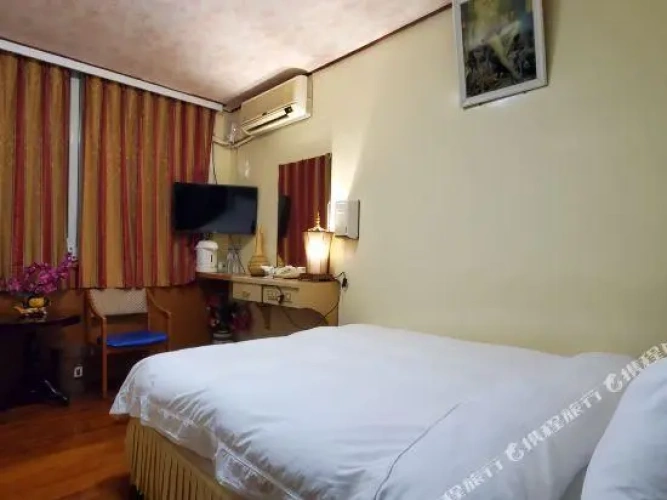 Classic Quadruple Suite
