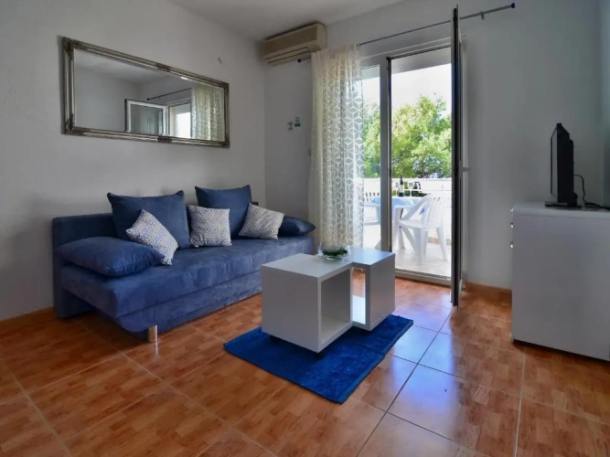 1 Bedroom Apartment with balcony and with view