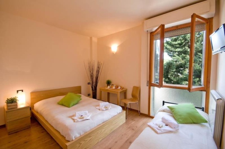 Standard Triple room