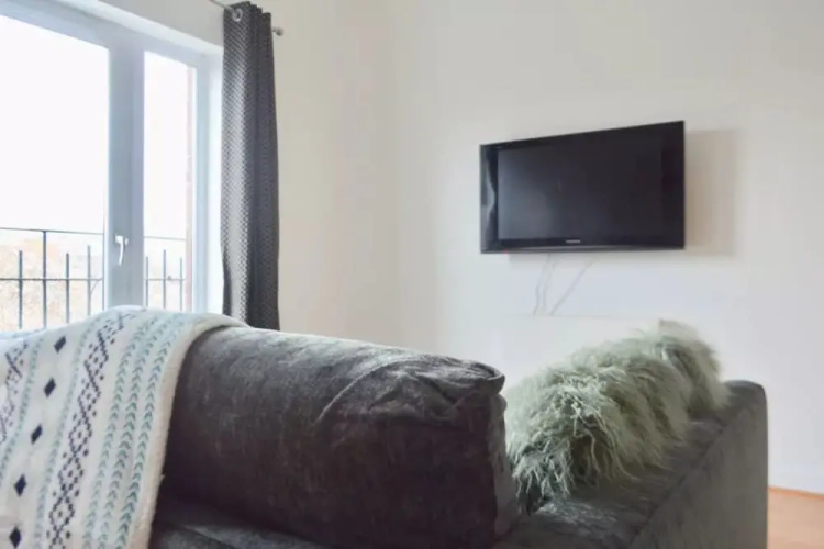 1 Bedroom Apartment In Leith