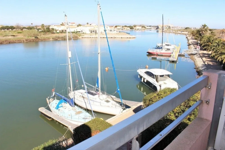 Marinas 305