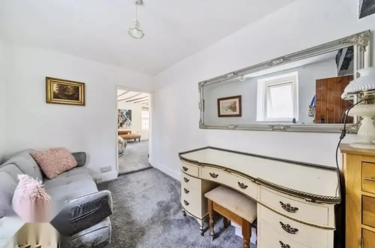 4 Bed-2 Bath-bar-pool Table-library- Xmas Venue