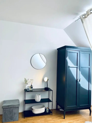 Comfy 3BR Apt With Living Room Balcony