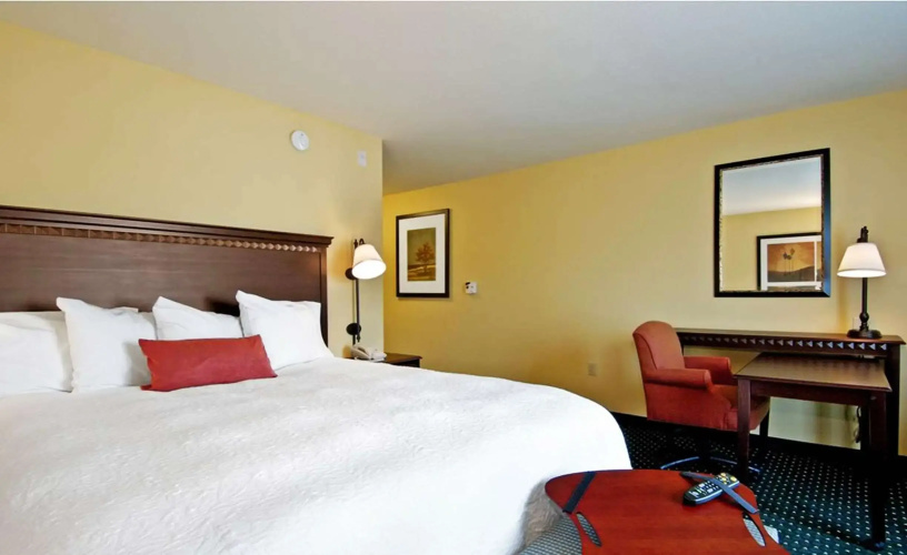 Hampton Inn & Suites Seal Beach