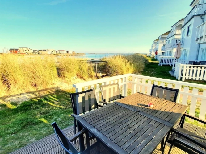 4 Bedrooms Classic Cottage with balcony