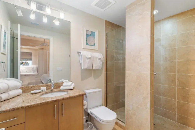 Turquoise Place C2205