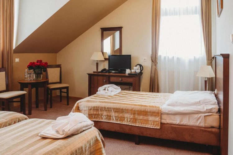 Standard Triple room