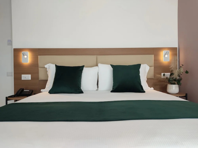 Massimi City Garden Hotel