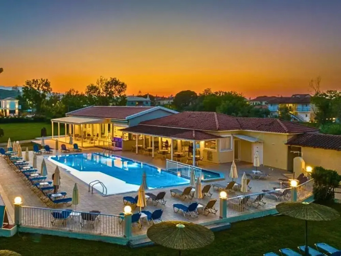 Manousis ApartHotel