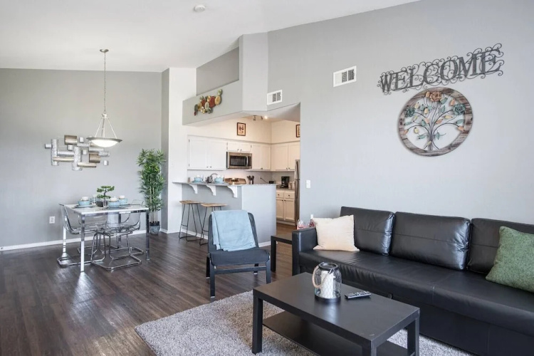Large Private Condo Near Strip w Pool