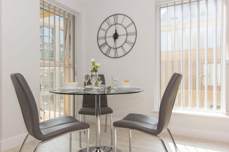 1 Bedroom Apartment