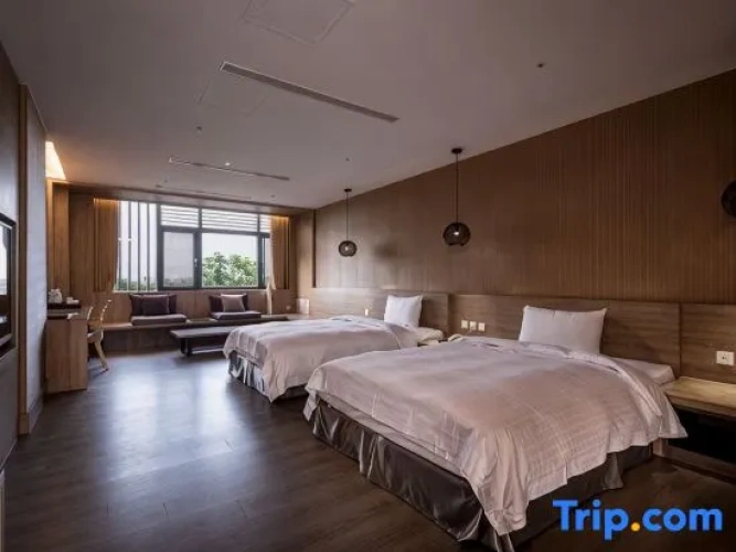 Business Quadruple Suite