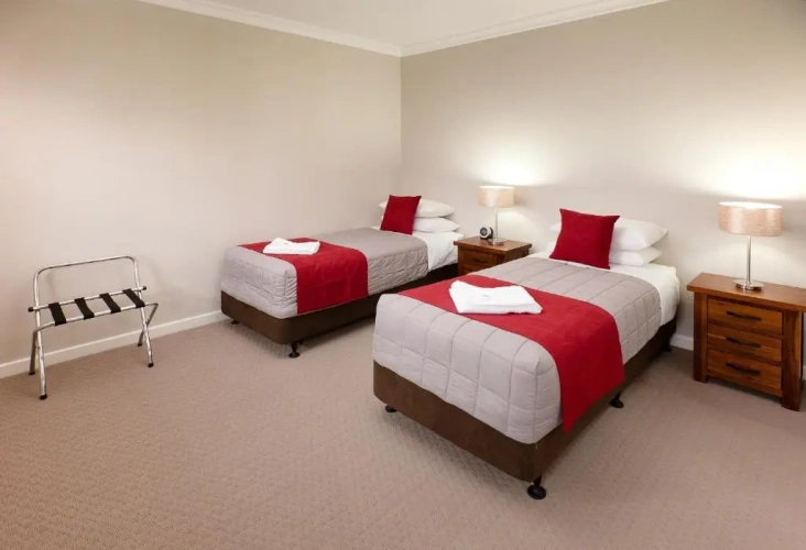 2 Bedrooms Apartment