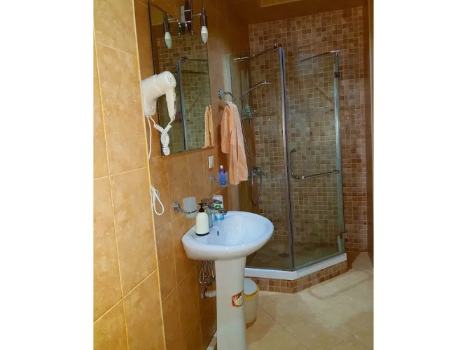FLAT1