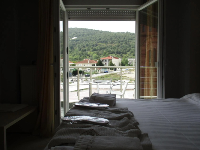 Kyknos De Luxe Suites & Rooms