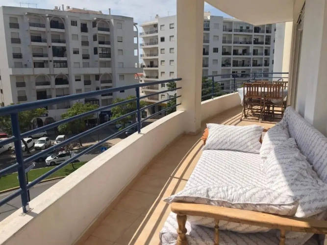 3 Bedrooms Apartment with balcony