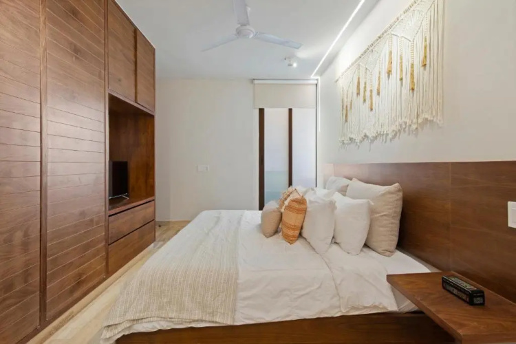 205 Perfect Location 3 bedrooms Apartment