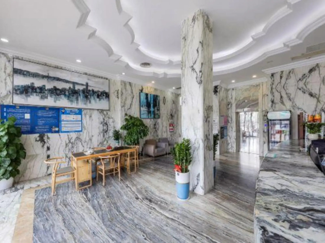Royal Hotel