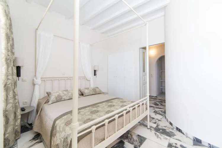 Agerino Studios & Apartments