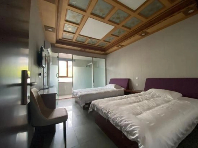 Laolvguan Hostel