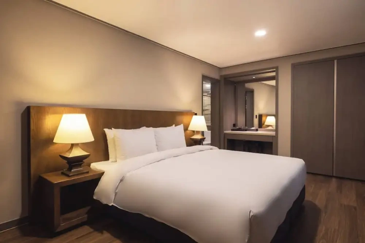 Standard room with river view