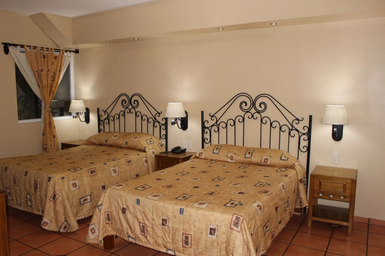 Hotel Hacienda del Sol
