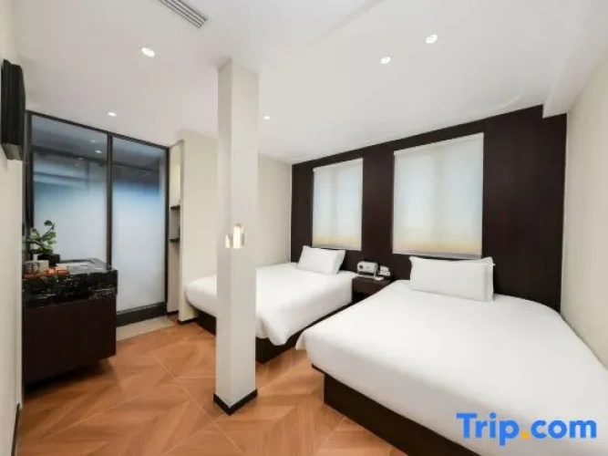 Standard Twin room with sunset view