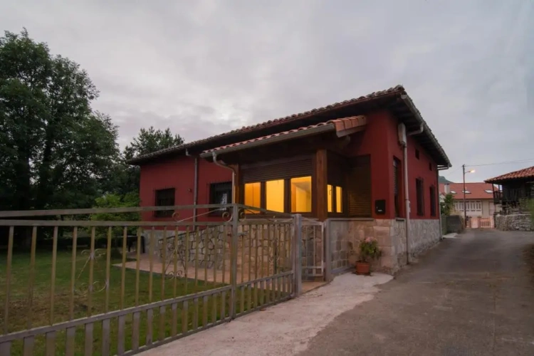 3 Bedrooms Cottage
