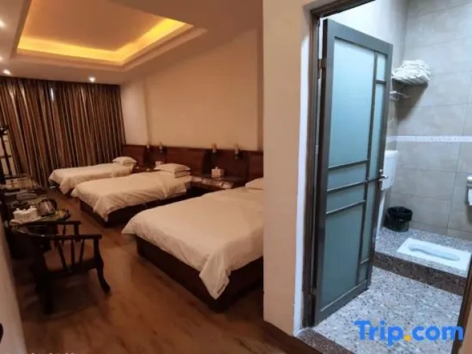 Standard Triple room