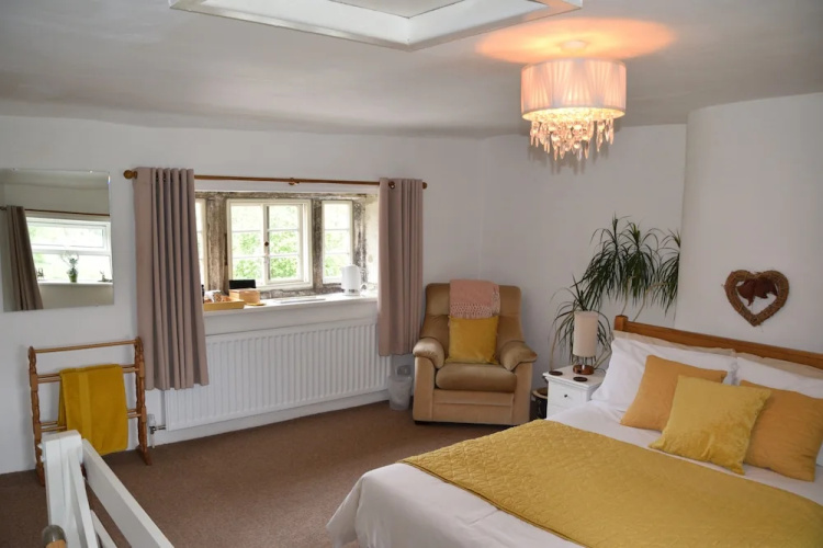 Sweetbriar Cottage B&B and Camping