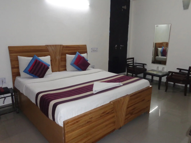 OYO 10662 Hotel Town Noida
