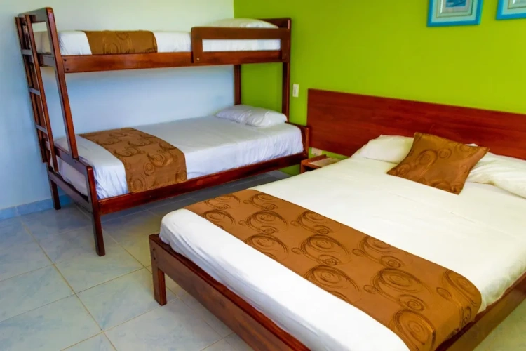 Standard Triple room