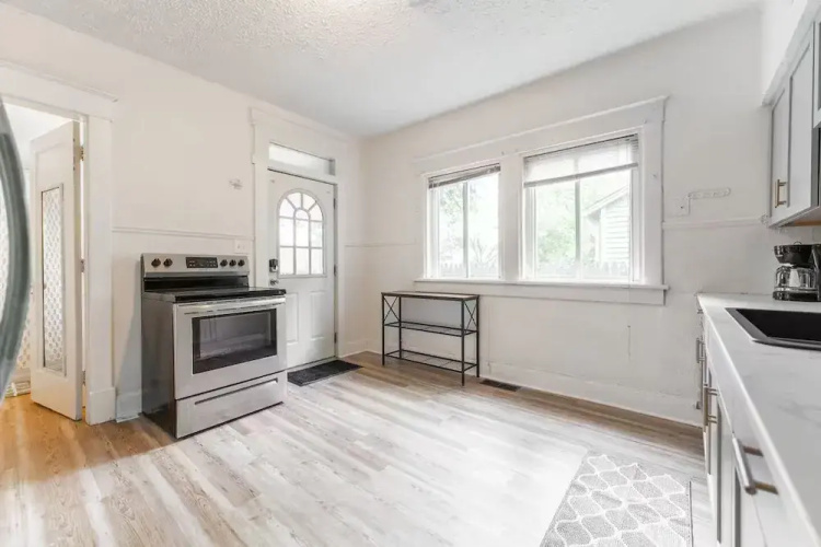 Cozy 3BR Home in Bates-Hendricks