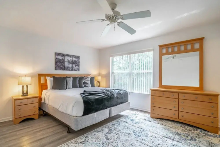 727 Regal Palms