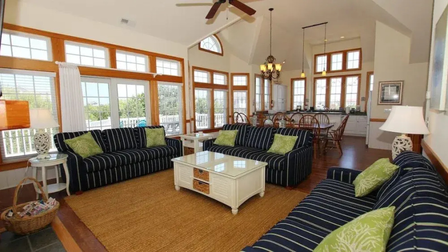 Catch a Breeze - 6 Br Home