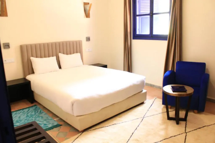 Comfy Colonial Apartments