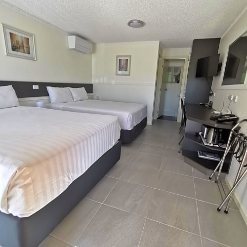 Standard Twin room with balcony