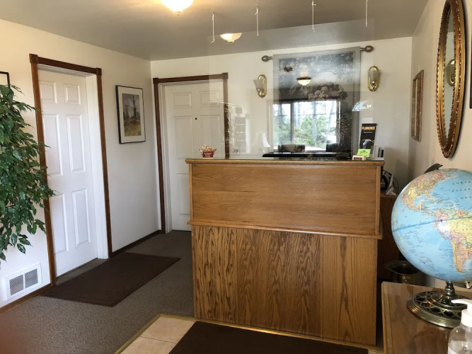 Landmark Inn