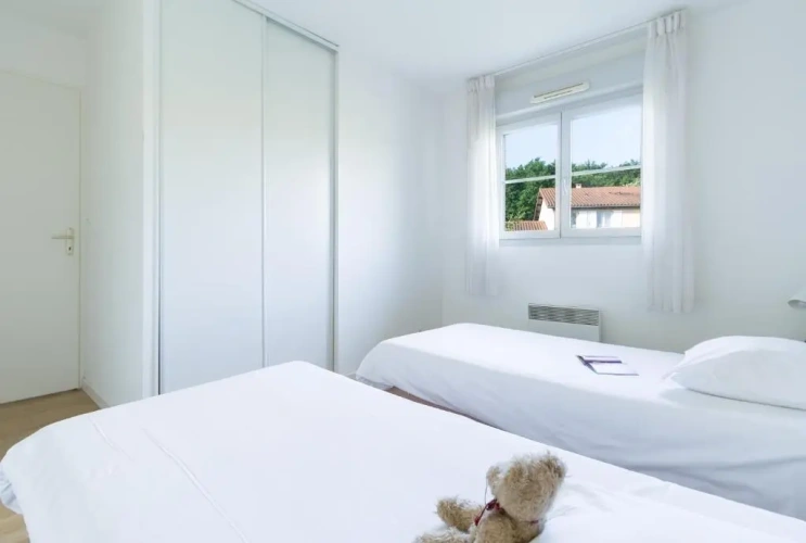 2 Bedrooms Apartment