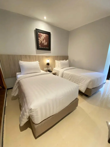 Tuwuh Hotel at Kayutangan