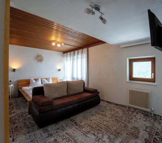 Classic Triple room with balcony