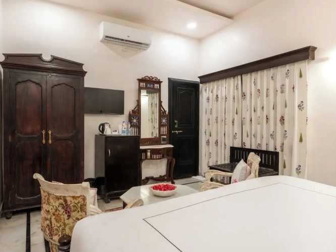 Royal room