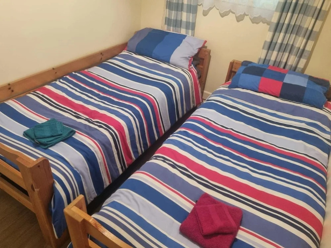 Villa Sleeps 4 With Free Parking