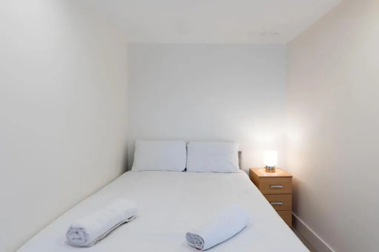 Modern 2 Bed 2 Bath Apartment Hyde Park