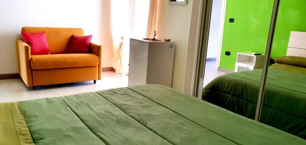 Standard Triple room