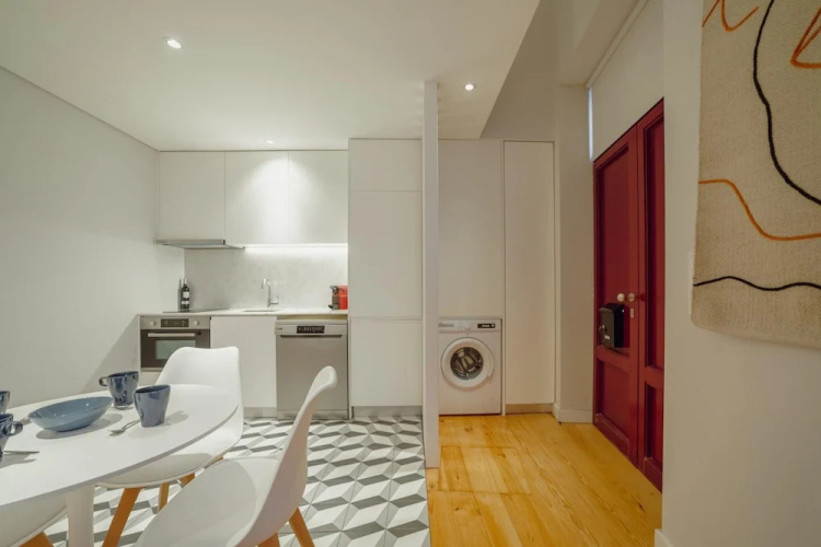 Downtown Amazing Duplex by Vacationy