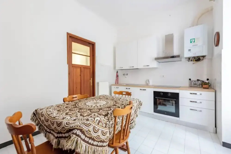Spacious 2-bedroom flat near the beach